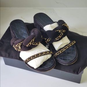 🔥 CHANEL SHOES 🔥 SUEDE AND LEATHER MATERIAL. SIZE 8C. DUST BAG.